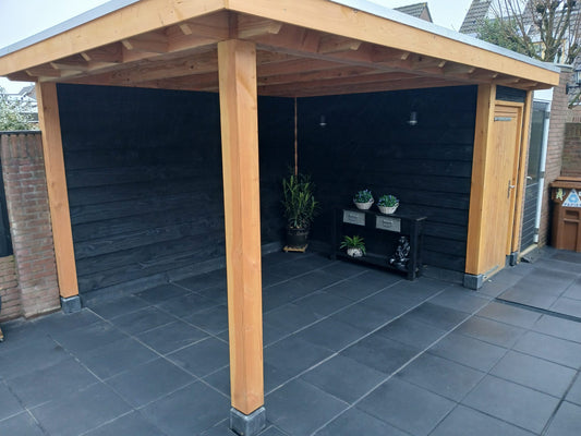 Douglas Houten Overkapping met Bergschuur in Oirschot